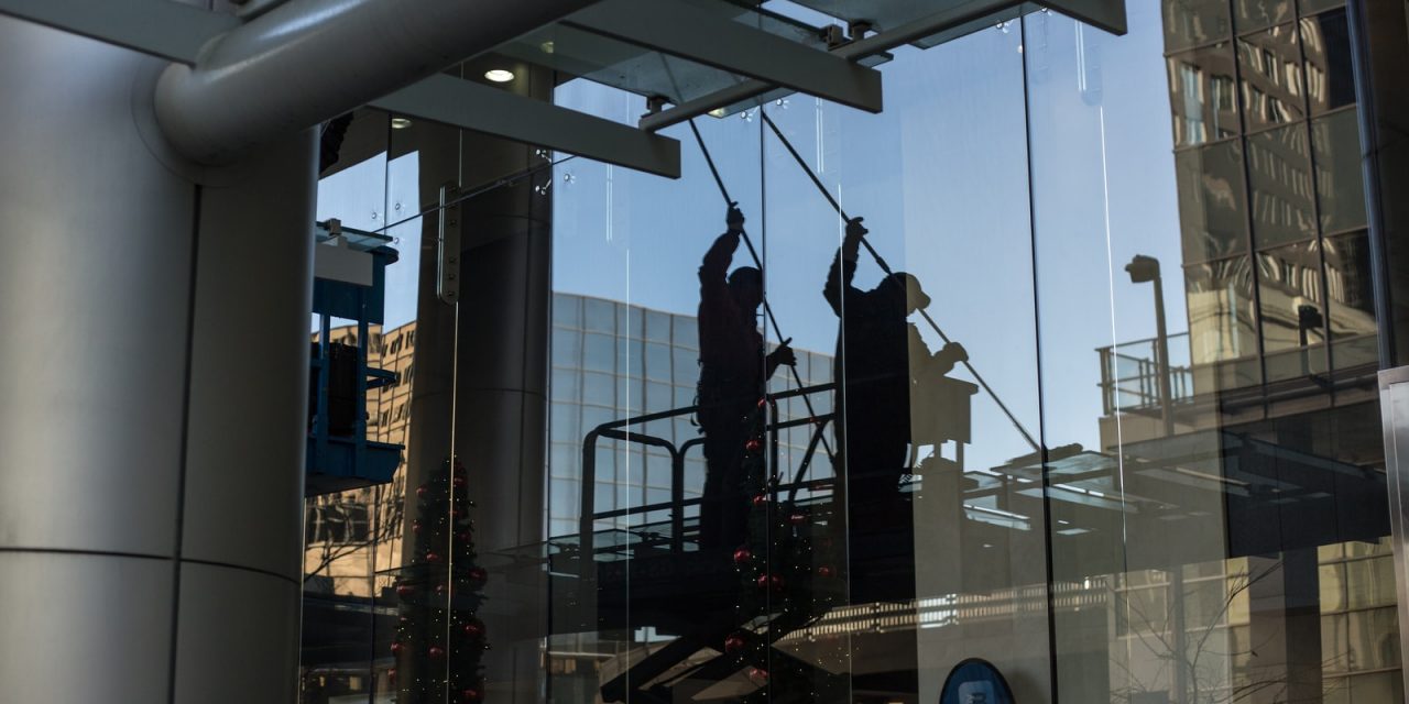 Expertise in glasbewassing