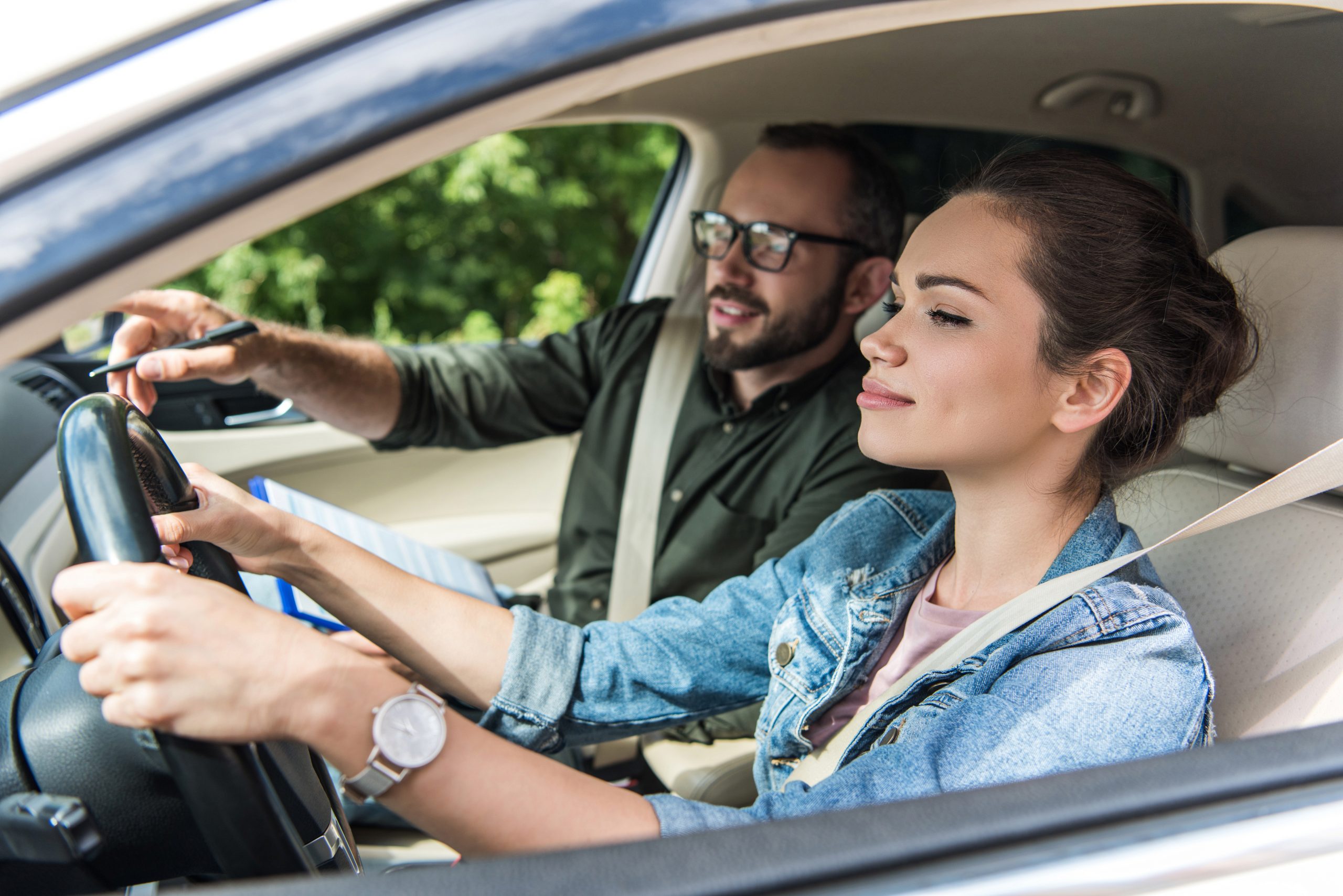 Snel je rijbewijs halen in Alphen aan den Rijn? Neem contact met ons op en begin deze week nog!